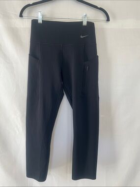 Nike Women's Black High-Waist Performance crop Leggings with Zip Pocket, Size S